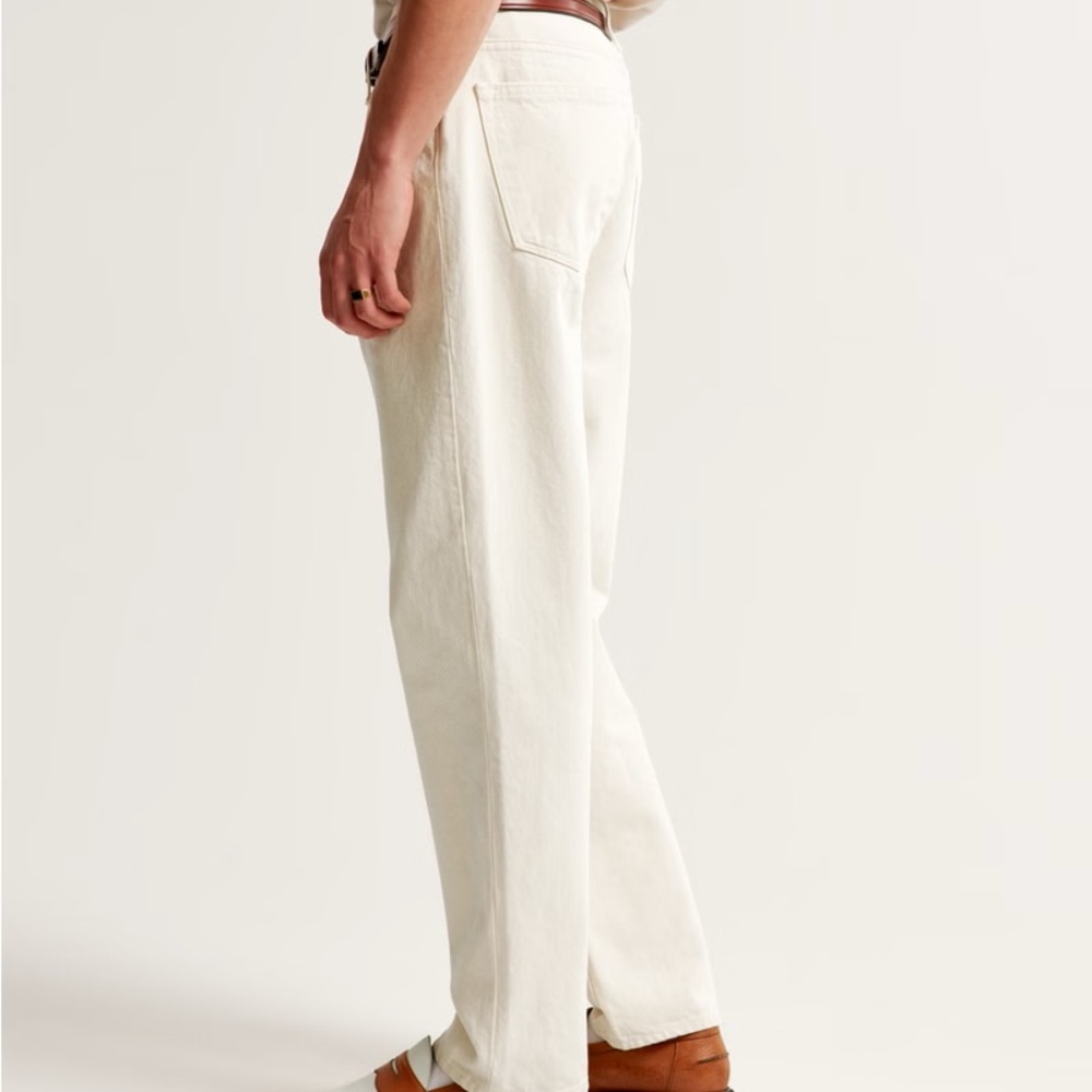SOLD ! 💰 Abercrombie Men's Cream Loose Jeans